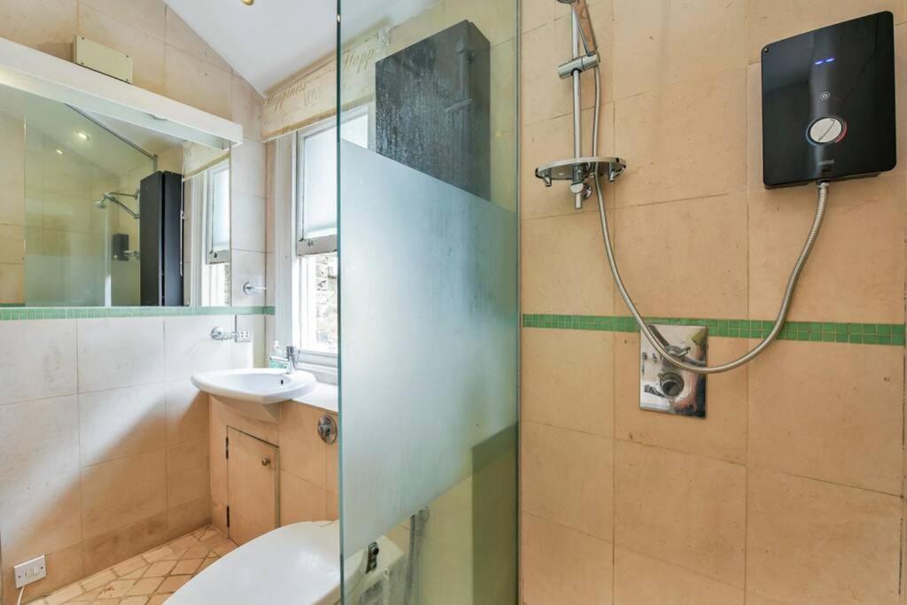 Groves 4 Bedroom, Shepherds Bush Λονδίνο Εξωτερικό φωτογραφία