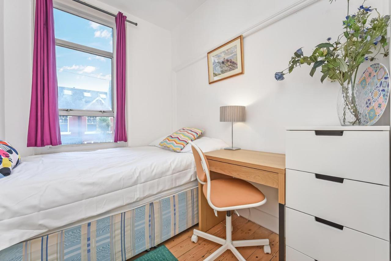 Groves 4 Bedroom, Shepherds Bush Λονδίνο Εξωτερικό φωτογραφία